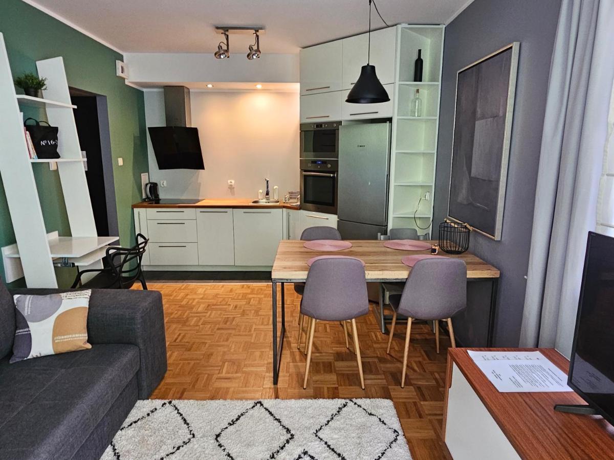 Apartament Rodzinny - Calodobowe Zakwaterowanie, Bezplatny Parking ทอรูน ภายนอก รูปภาพ